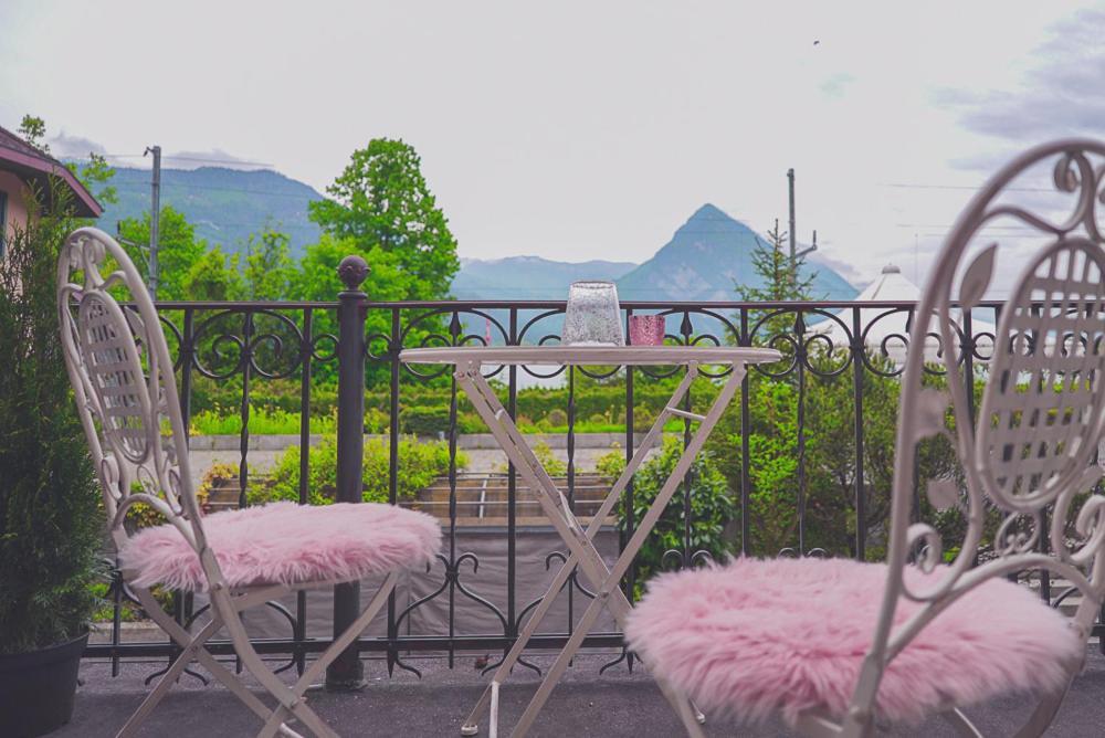 Guest Haus On The Lake Hotel Därligen Exterior foto